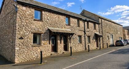 Black Bull Barn Apartment, romantic break in Eden Valley