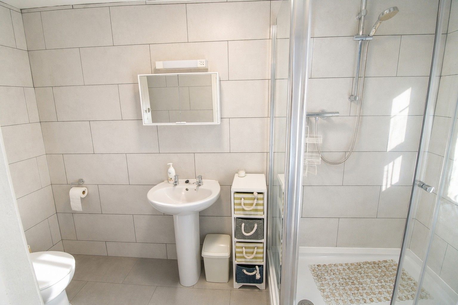 Shower, towels