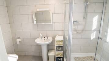 Shower, towels