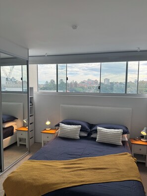 Comfort Apartment, Air conditioning, Ocean View | Soundproofing, iron/ironing board, free WiFi - Golden Mile Beachside (Manly)