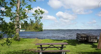 Steps to the Sturgeon Lake. Cozy bachelor cabin for 2 people.
