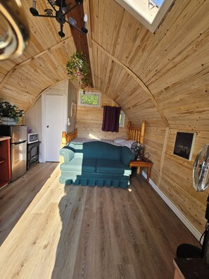 Living area - Steps to the Sturgeon Lake.  Cozy  bachelor cabin for 2 people. (Kawartha Lakes)