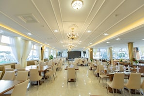 Dining - Queen T and T Dalat (Da Lat)