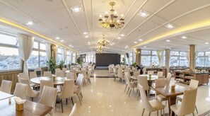 Dining - Queen T and T Dalat (Da Lat)