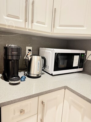 Private kitchen - Cozy Guest Suite | Clean, Quiet & Relaxing (Richmond)