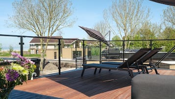 Villa | Balcony