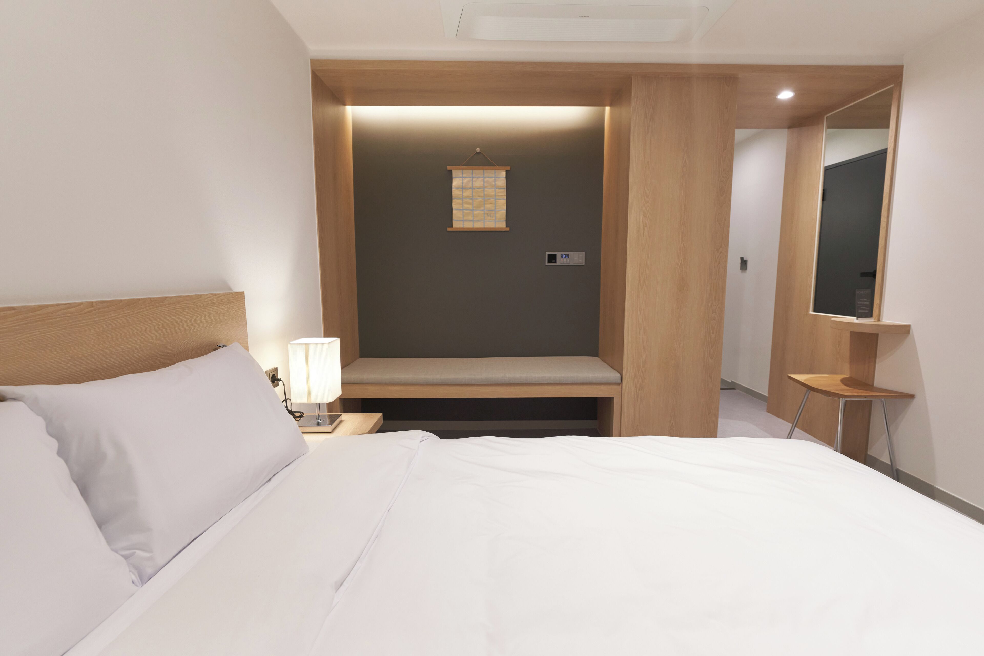 Double Room, 1 Queen Bed, Non Smoking, Private Bathroom | Desk, free WiFi