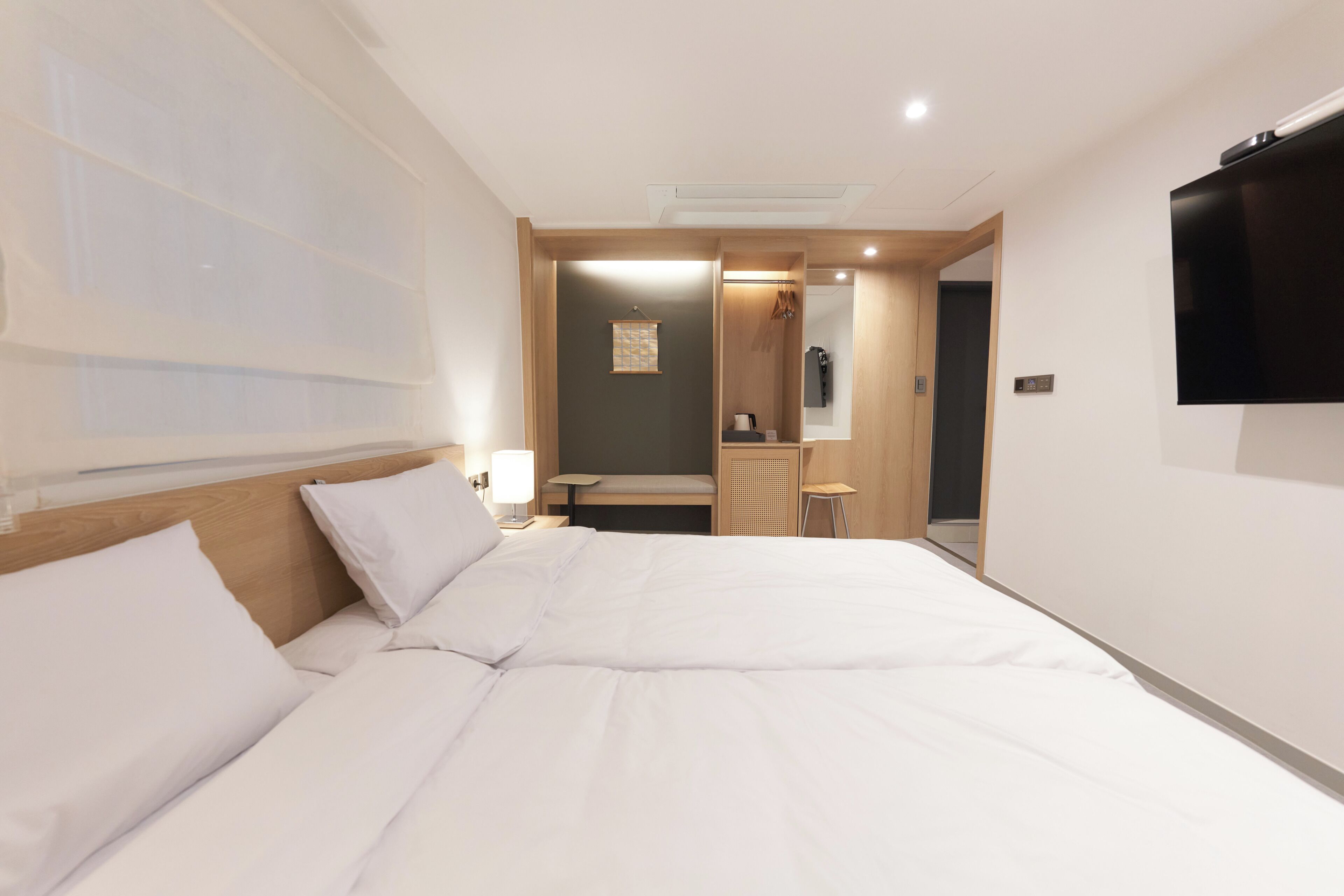 Standard Twin Room, 2 Twin Beds, Non Smoking, Private Bathroom | Desk, free WiFi