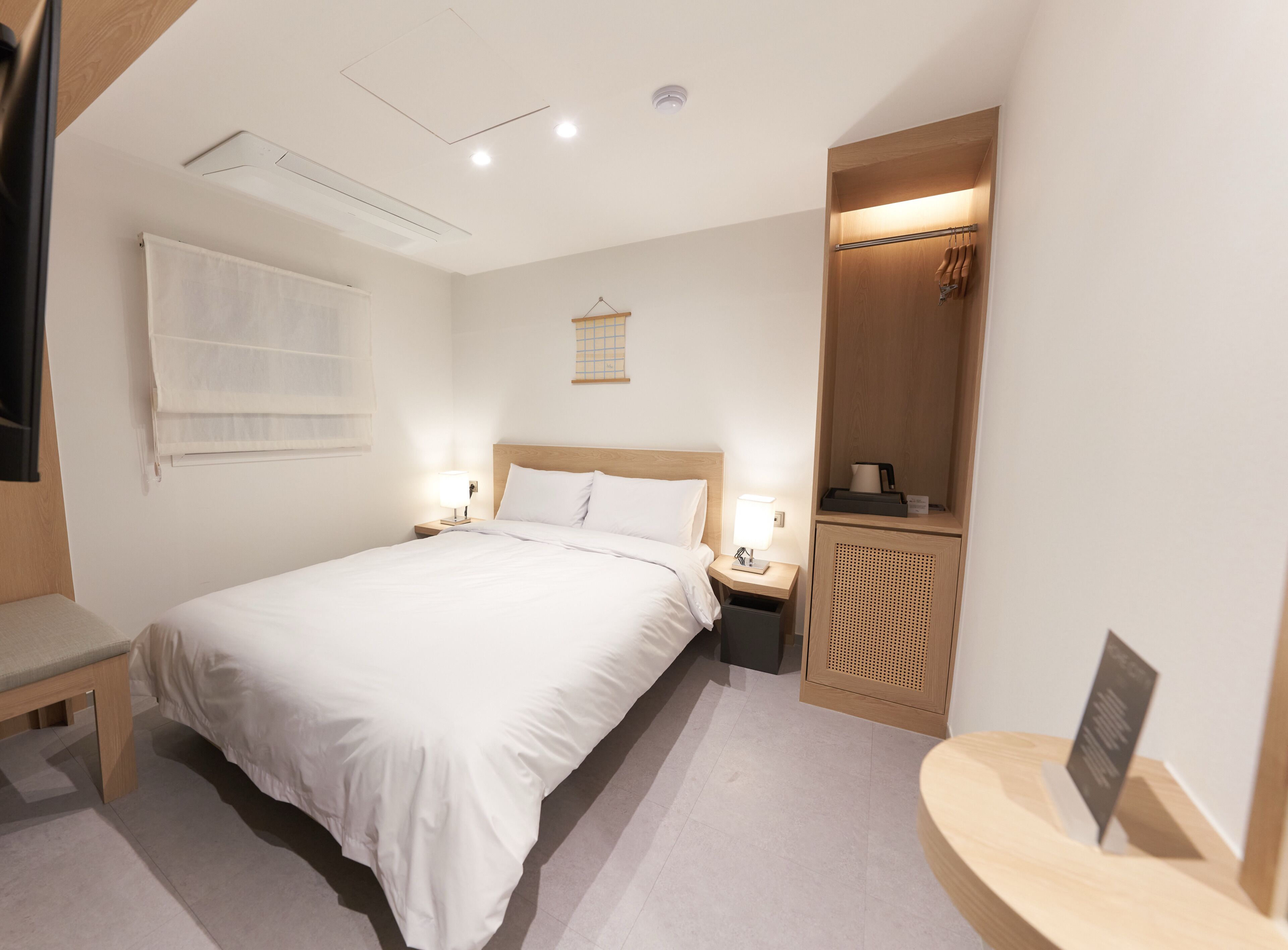 Standard Double Room, 1 Queen Bed, Non Smoking | Desk, free WiFi