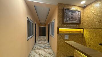 House | Lobby