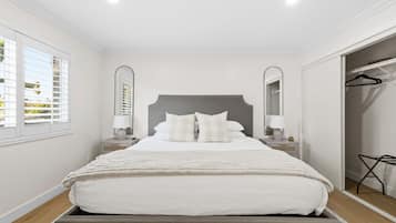 4 habitaciones, tabla de planchar con plancha, wifi y ropa de cama