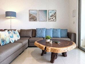 Smart TV - Oceanfront Mareazul w/ jacuzzi and 120m pool (Playa del Carmen)