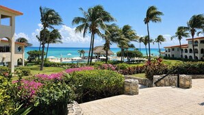 Property grounds - Oceanfront Escape w/ Pool and Direct Beach Access (Playa del Carmen)