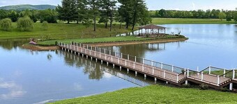 5BR Lakefront Estate w/Private Island Access / Entire House + Breakfast Included