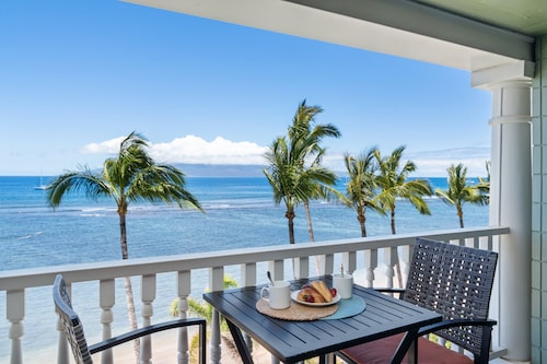 Ocean view studio in vibrant West Maui for 2.-Lahaina Shores 511