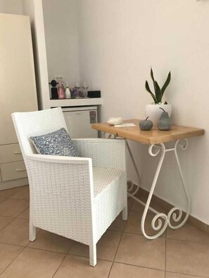 Interior - Yanna Luxury Suites (Mykonos)