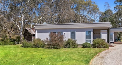 Wattleseed Cabin at Homewood Lodge