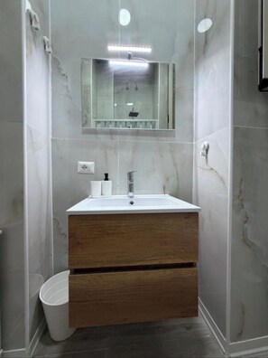 Unclassified image, 3 of 20, button - HouseNaplesCenter (Napoli)
