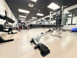 Fitness facility - 
Luxury 2BR . FIFA Fan Zone . Kendall Sq · MIT · Harvard· Gym · Parking (Cambridge)