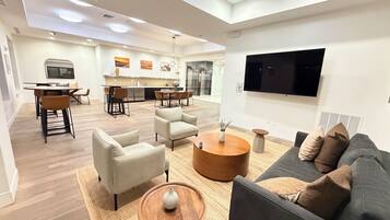 Smart TV, stereo