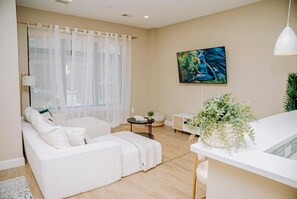 Living area - Luxe 2BR Townhouse | Kendall Sq/MIT | Private Entry (Cambridge)
