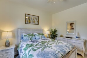 Internet, bed sheets - Boater-Friendly Eastpoint Getaway Near SGI Beaches (Eastpoint)