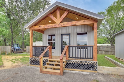 Bring Your Boat! Cozy Home 3 Mi to Sabine River