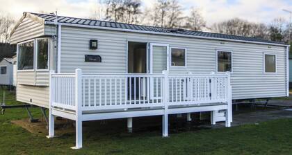 Static Caravan 3 Bed Sleeps 8 Dog Friendly Parking