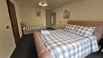 WiFi, bed sheets