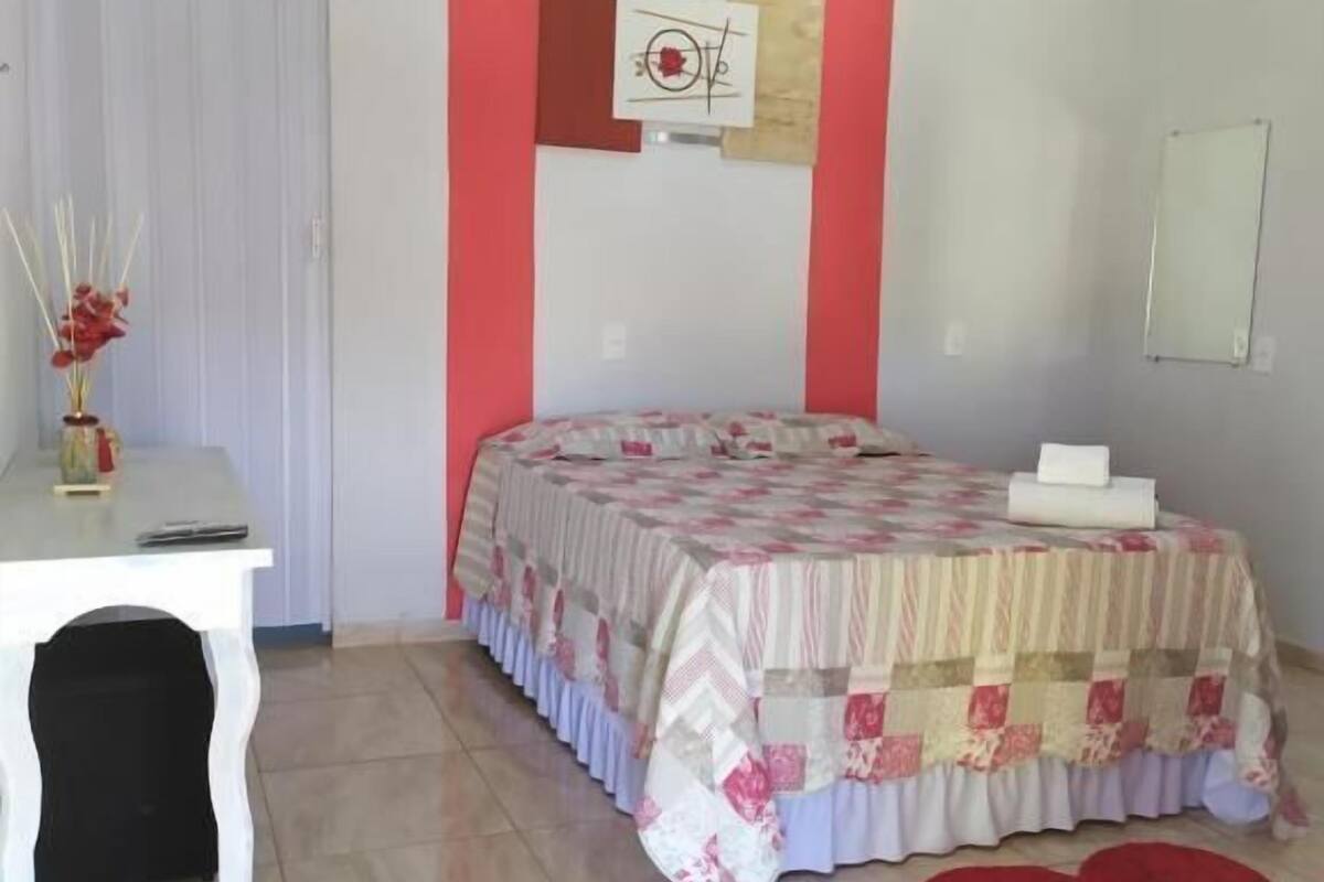 Suite, Garden View | Seterika/papan seterika, Wi-fi percuma 