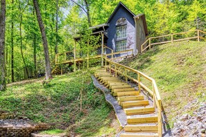 Exterior - Pine and Peak - Hot Tub, Fire Pit & Dog Friendly! (Gatlinburg)