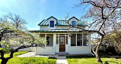 Updated Historic 3BR • Near Downtown, River & Hospitals