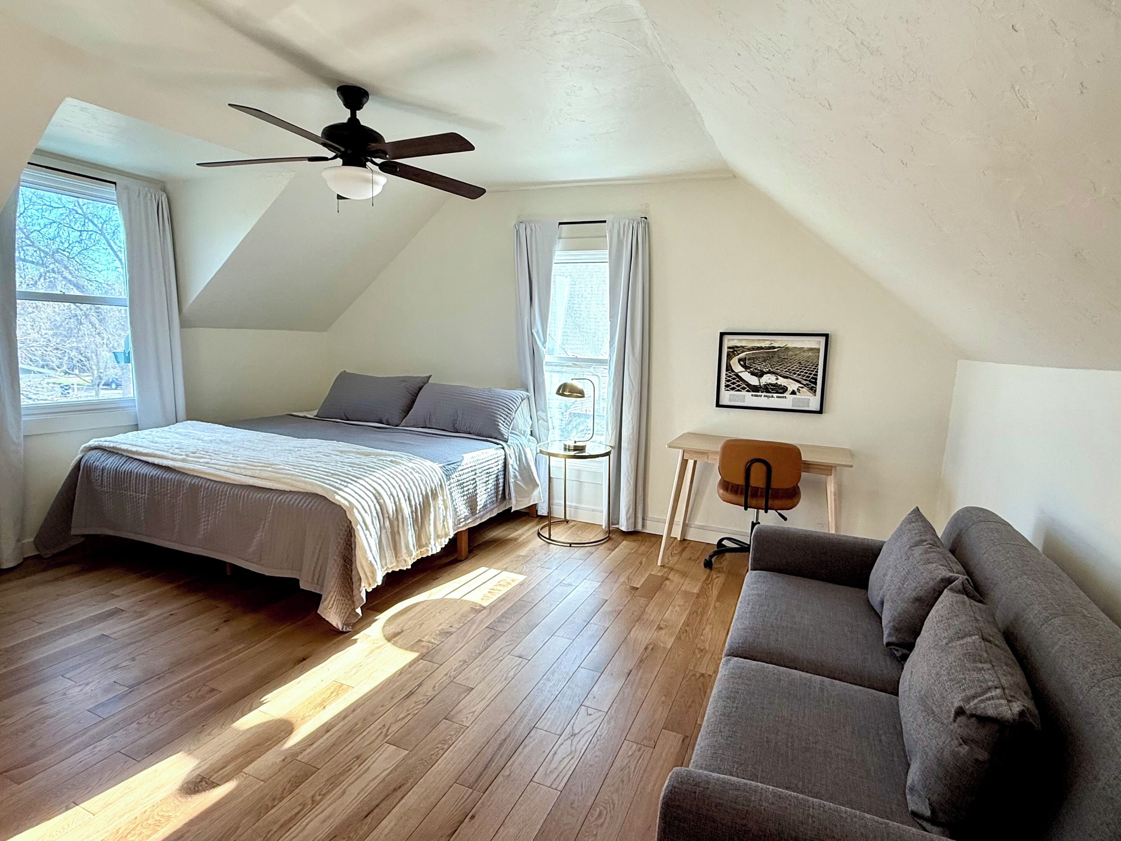 3 bedrooms, desk, iron/ironing board, free WiFi