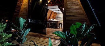 Hidden Luxury Cabin in Nature Jacuzzi, Fire Pit & Private Escape