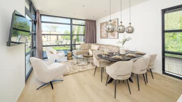 Villa | Dining