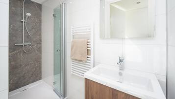 Villa | Bathroom