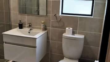 Appartement, 1 chambre | Salle de bain