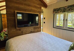 1 quarto, acesso à internet, roupa de cama