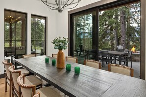 Dining - 4-bedroom house in Suncadia w/mountain views and relaxing destination (Cle Elum)