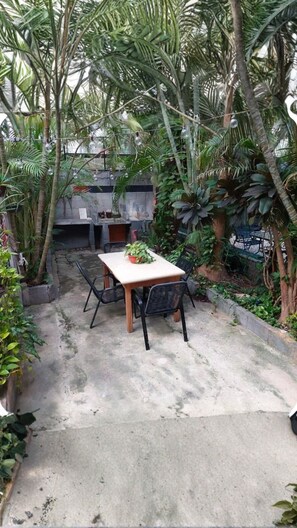 Outdoor dining - Bright & Spacious Well-Located 2 Bedrooms Home (Playa del Carmen)