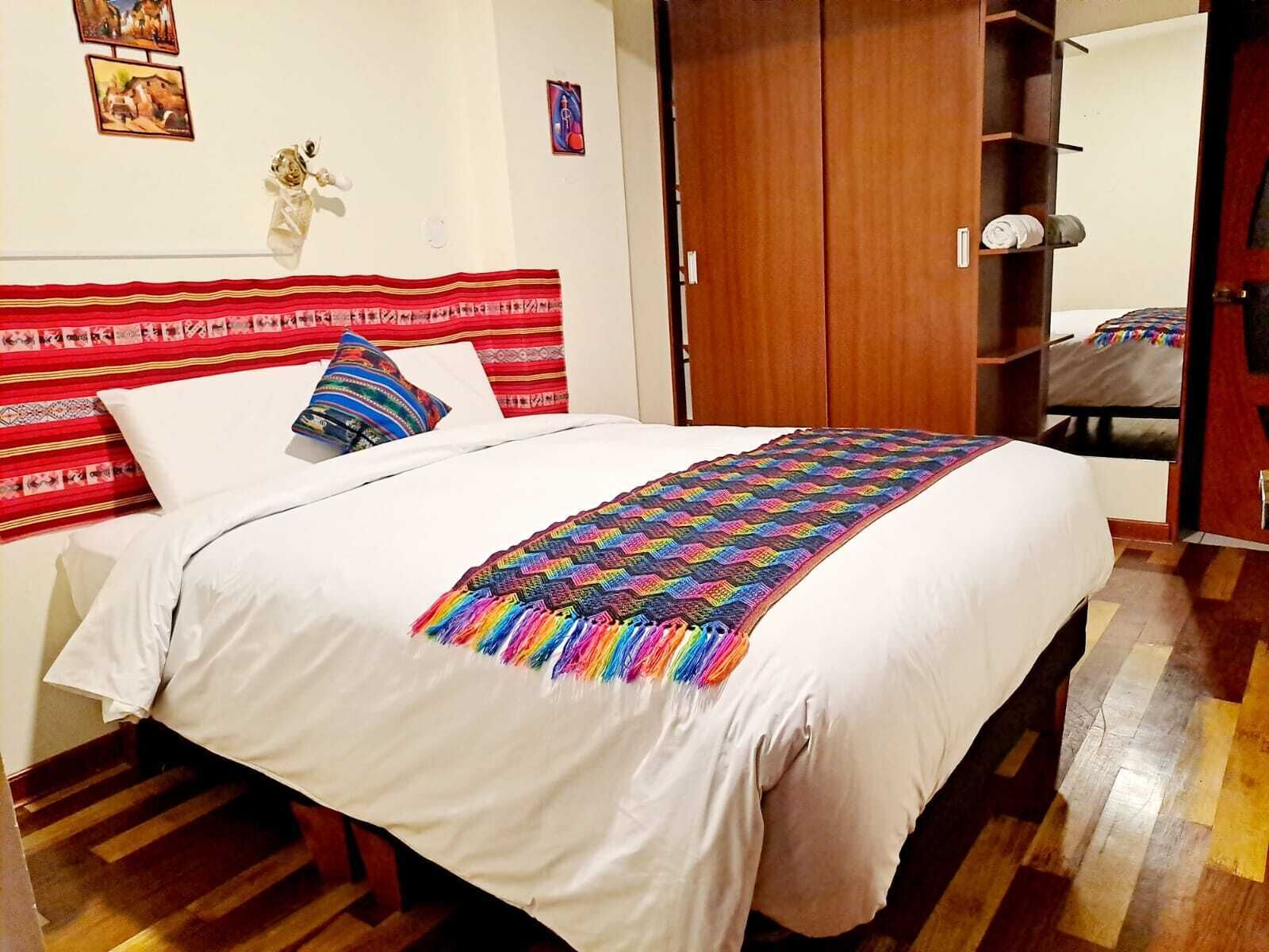 Apartamento família, sacada, vista para a cidade | Cortinas blackout, ferros/tábuas de passar roupa, Wi-Fi de cortesia