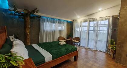 GRG MatteoS, Enjoy outdoor tub & private patio for a relaxing, quiet getaway