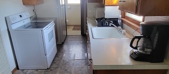 Charming 1-bedroom house with AC in pleasant Burlington