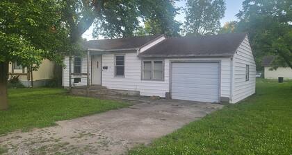 Charming 1-bedroom house with AC in pleasant Burlington