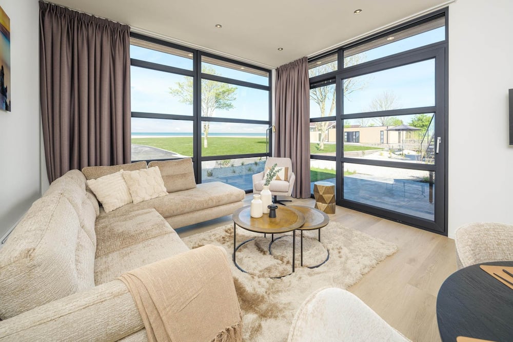 Waterfront Villa With Private Rooftop