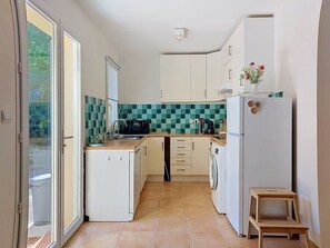 Fridge, microwave, oven, dishwasher - Le Boris by Interhome (Lorgues)