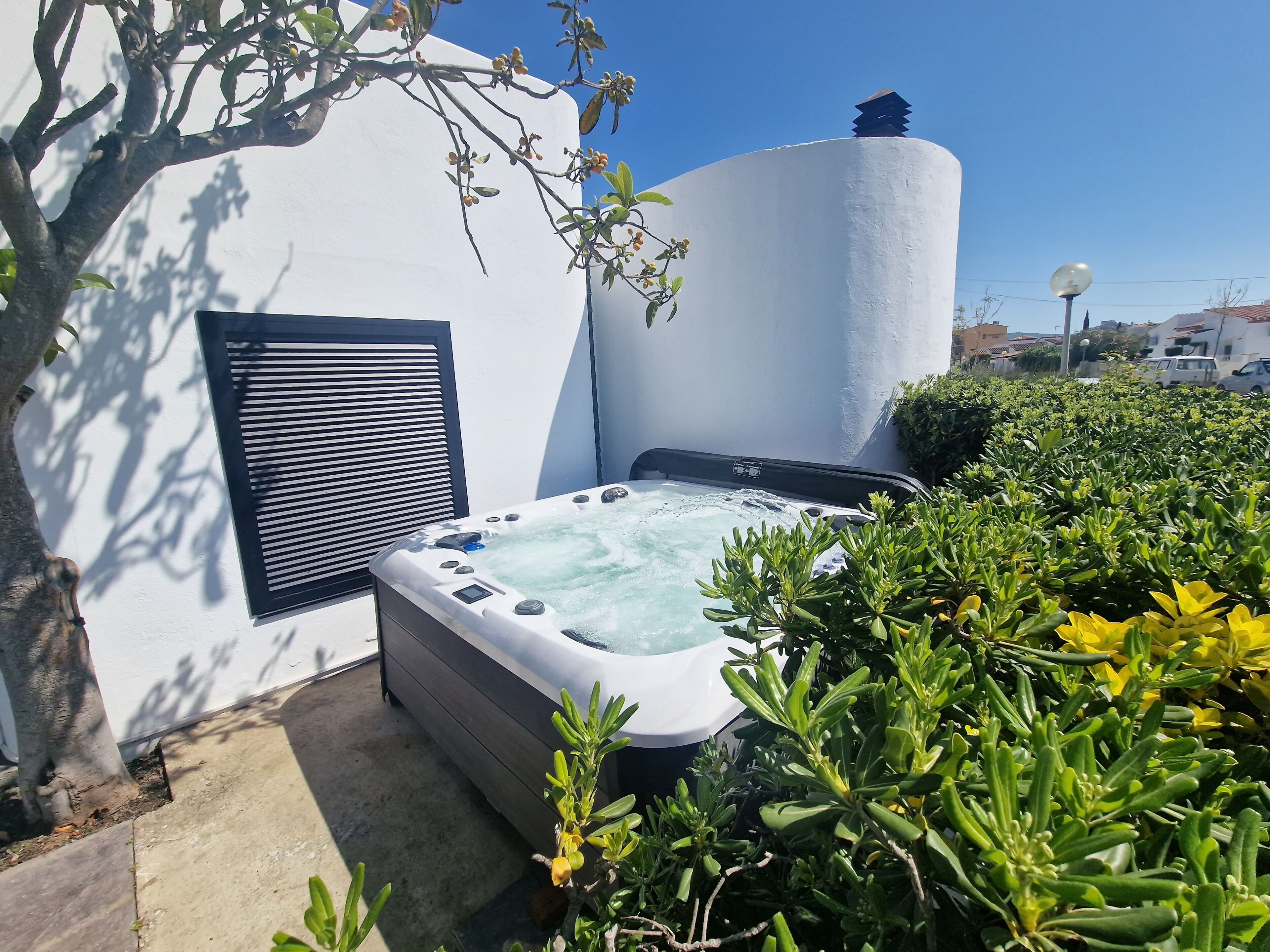 Baignoire à remous extérieure