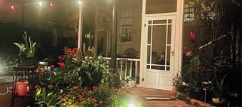 The Cozy Cottage 1 bedroom plus studio bed and 2 bathrooms in charming Lakeland