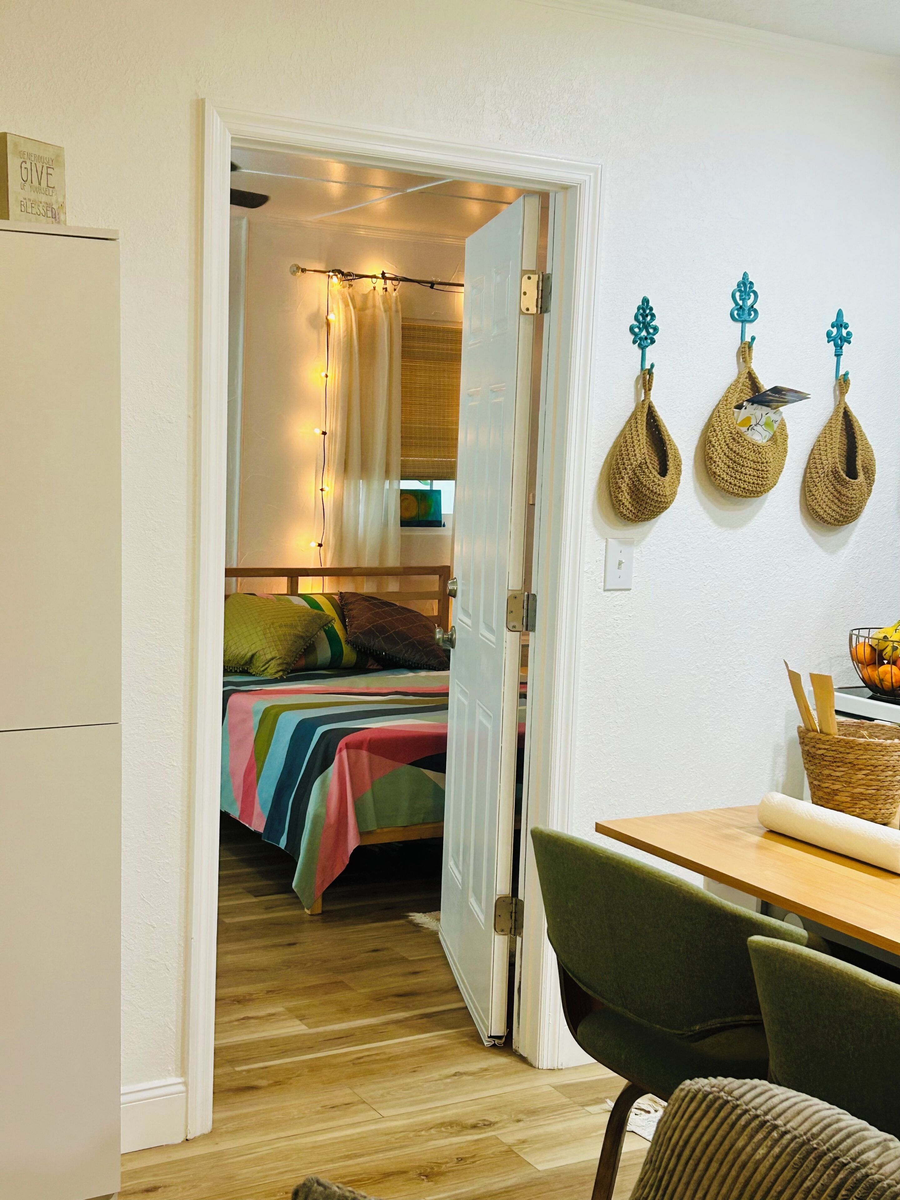 1 slaapkamer, een strijkplank/strijkijzer, gratis wifi, beddengoed