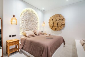 Villa de lujo, 1 cama de matrimonio grande, cocina, vistas al jardín | Caja fuerte, espacio para trabajar con un portátil, cortinas opacas